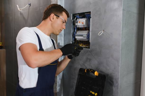 Best Emergency Electrical Repair  in Hutchinson, MN