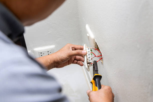 Best 24-Hour Electrician  in Hutchinson, MN