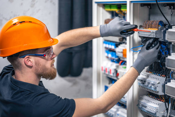 Best Local Electrician Companies  in Hutchinson, MN